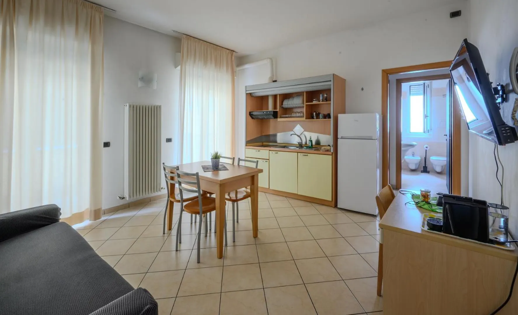 Residence L'Appartamento Римини 0*,